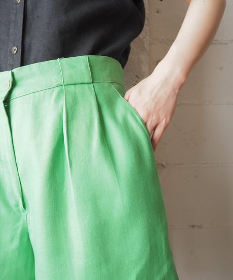 Linen Tuck Shorts GN