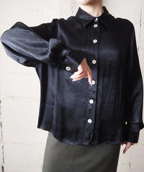 Shell Button Satin Shirt BK