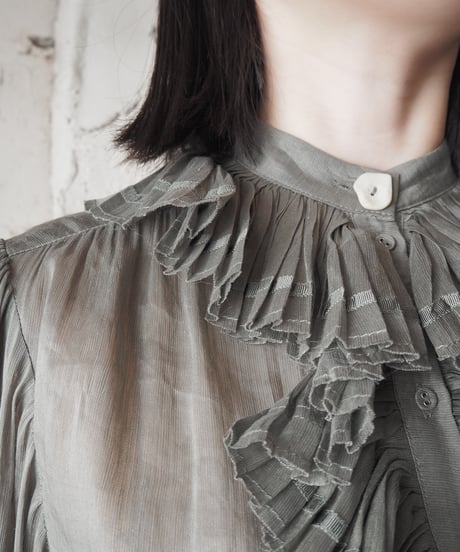 Pleated Collar Volume Sleeve Blouse GR