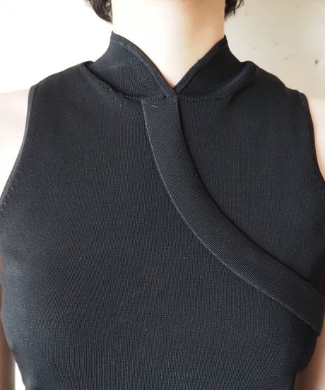 No Sleeve Stand Neck Tops BK