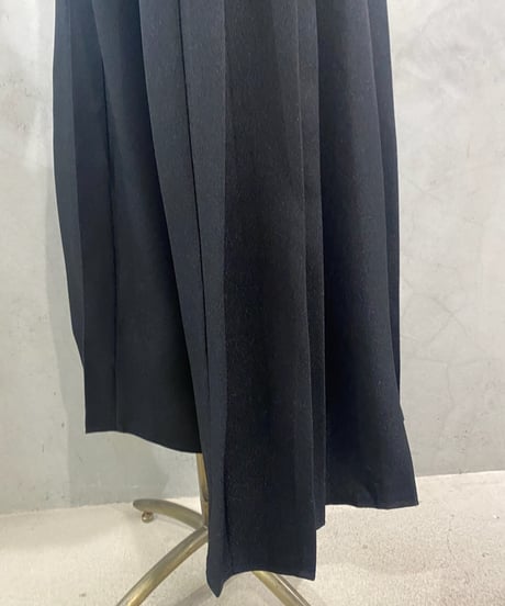 Side Pleated Design Pants BK