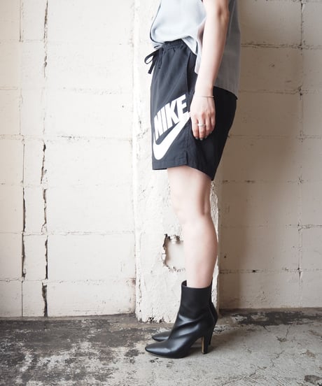NIKE Logo Shorts BK