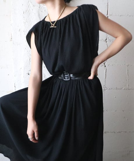 Pleated Design Dress BK