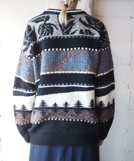 Switching Leaf Pattern Knit BK