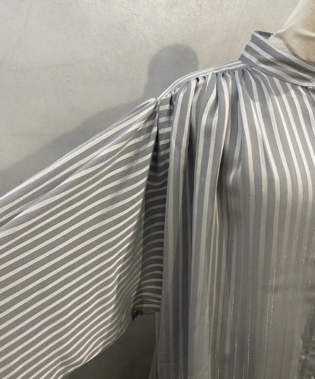 Band Collar Balloon Sleeve Blouse GR WH GD