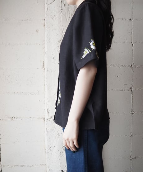 1980's Flower Embroidery Shirt BK
