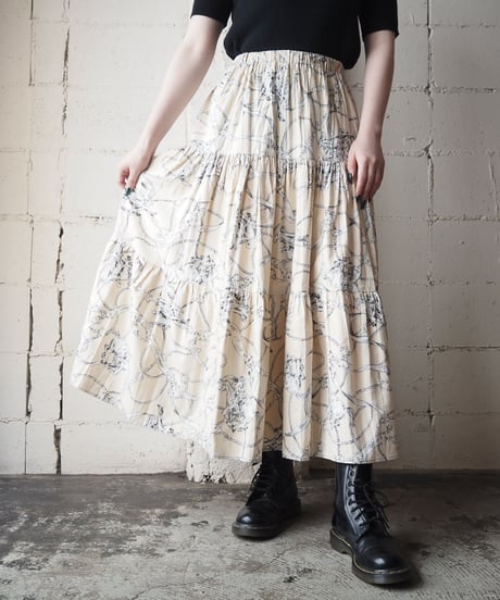 Merry-go-round Pattern Tiered Skirt LPI