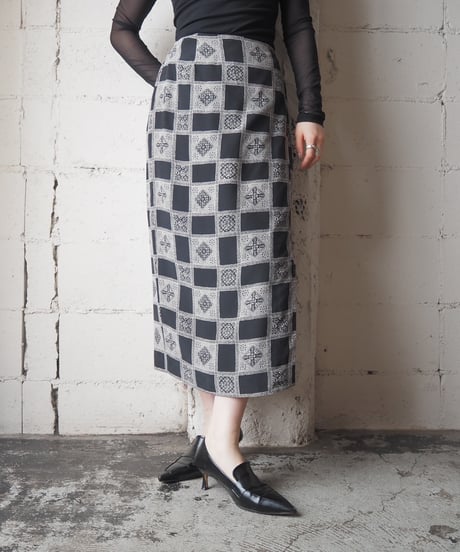 Geometric Pattern Wrap Skirt BKWH