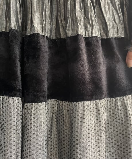 1980’s Mix Pattern Tiered Skirt SLBKGR