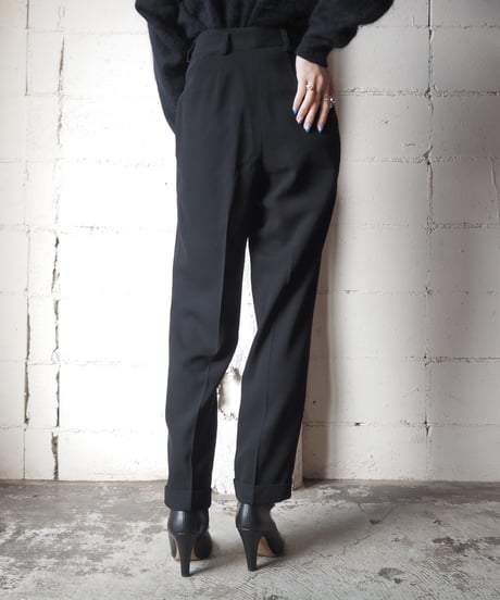 DONNA KARAN Tuck Pants BK