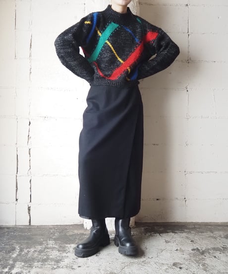Mockneck Line Design Sweater BK