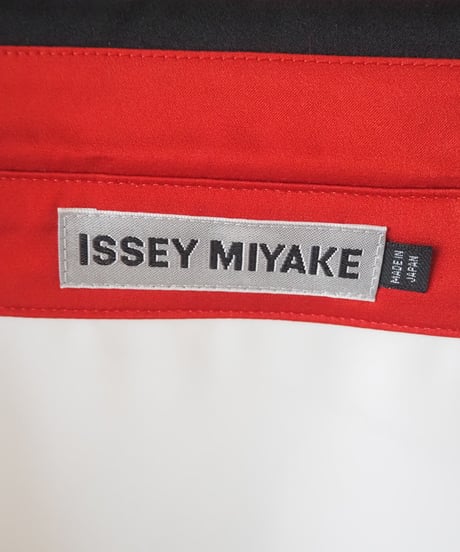 ISSEY MIYAKE  Collar Design Shirt WHRE