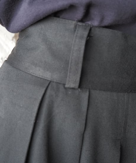 Tuck Flare Skirt BK