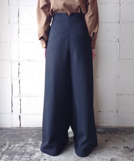 Super Wide Tuck Pants BK