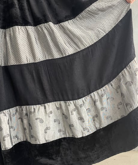 1980’s Mix Pattern Tiered Skirt SLBKGR