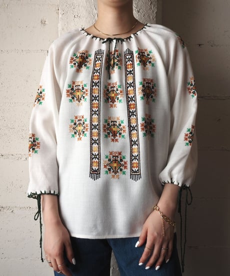 Vintage Embroidery Blouse WHGN