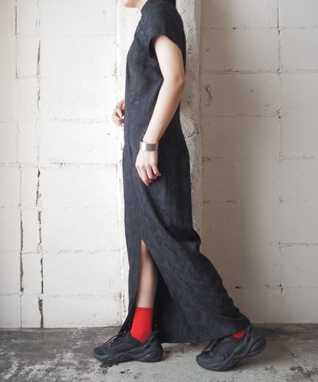 Shadow Pattern Center Slit Dress BK