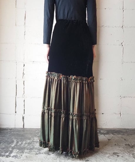 Velour Satin Switching Tiered Skirt BK