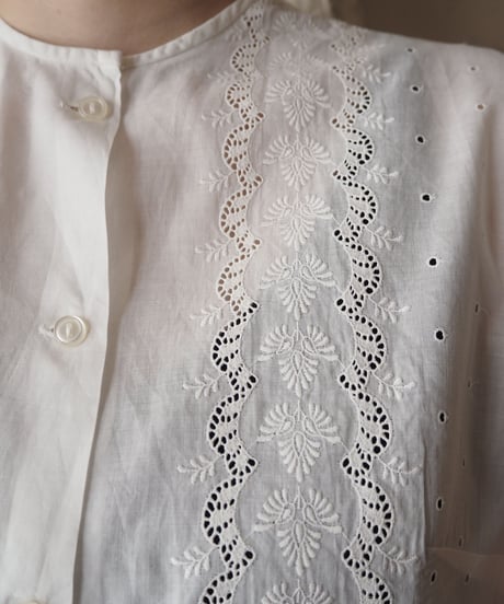 1960's Euro Sleeveless Cutwork Blouse WH