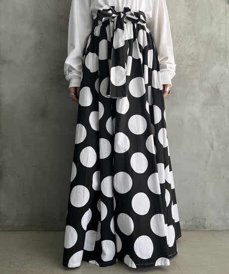Dot Pattern Volume Flared Skirt WHBK