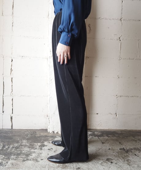 Pleated Easy Pants BK