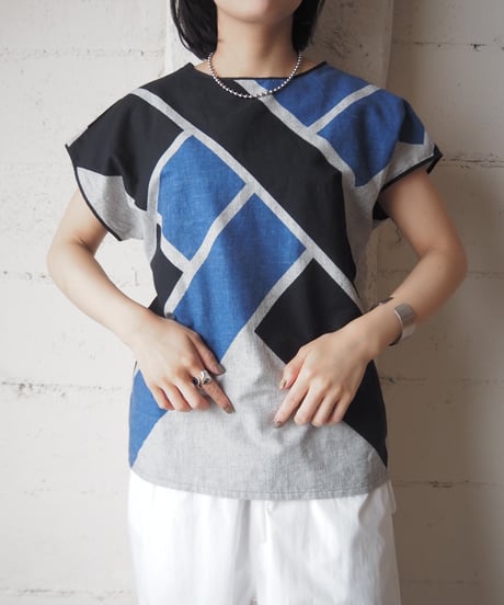 1980's Cross Print Collarless Blouse GRBLBK