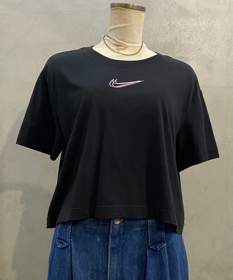 NIKE Neon Swoosh Tee BK
