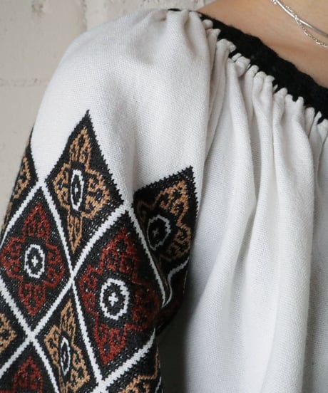 Vintage Embroidery Blouse WHBR