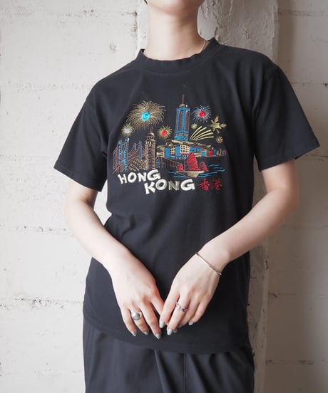 HONG KONG Embroidery Souvenir Tee BK