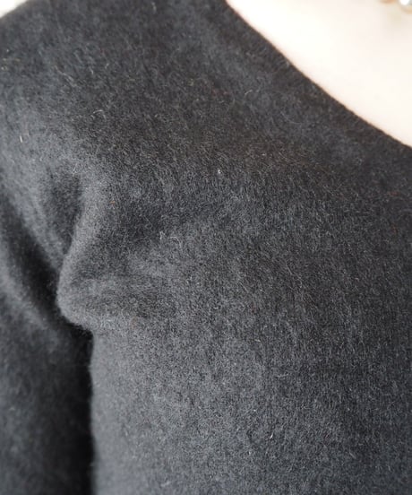 Vneck Cashmere Knit BK
