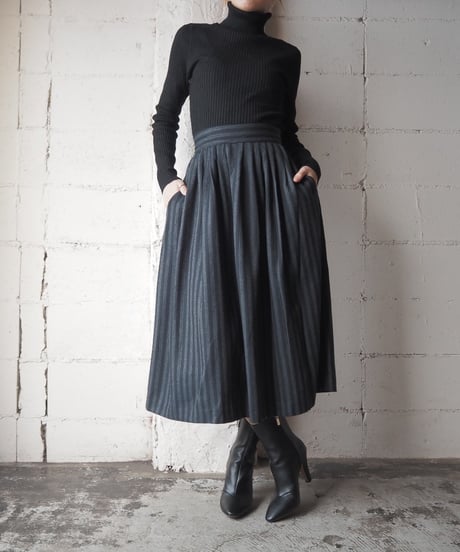 Stripe Tuck Flare Skirt BKGR