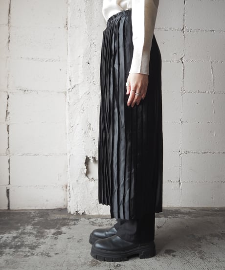Satin Pleates Skirt BK