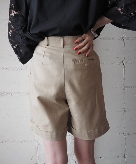 Linen Mix Tuck Shorts BE