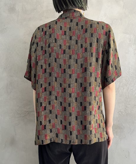 Pattern Open Collar Short Sleeve Blouse GNRE