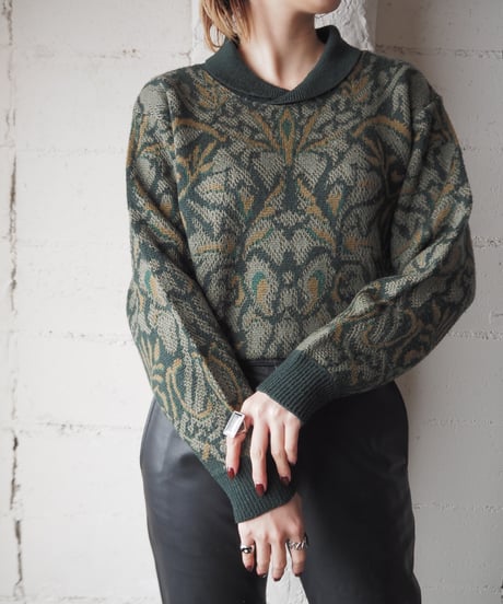 Arabesque Pattern Shaul Collar Sweater GN