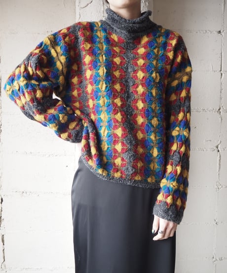 Multi Color Pattern Sweater GRREYE