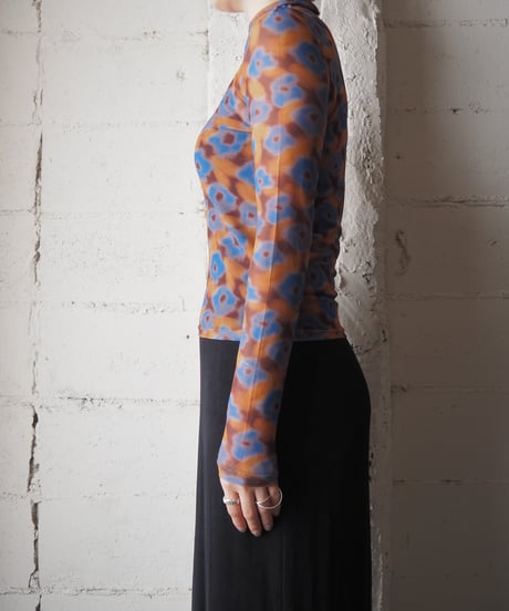 Mock Neck Sheer Cutsewn Flower OR BL