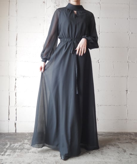 1970-80’s EURO Turn Over Collar Sheer Sleeve Dress BK