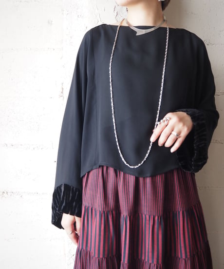 Boat Neck Velour Sleeve Blouse BK