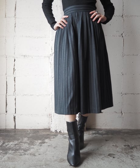 Stripe Tuck Flare Skirt BKGR