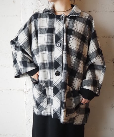 Big Button Plaid Jacket BKIV