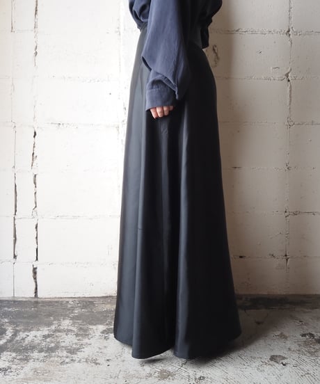 Nylon Flared Long Skirt BK