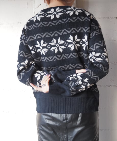 Snowflake Nordic Sweater BKWH