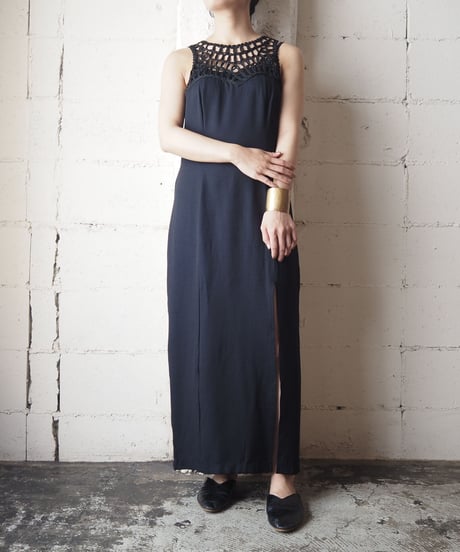 Embroidery Side Slit N/S Dress BK