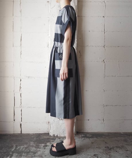Collarless Big Button Stripe s/s Dress BK GR