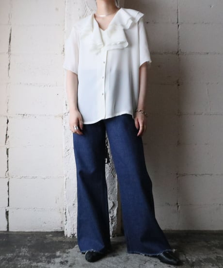 Frilled Collar Blouse WH