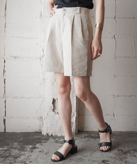 Linen Tuck Shorts BE