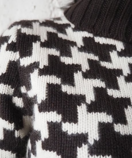 CELINE Cashmere Houndstooth Turtle Neck Knit BRWH