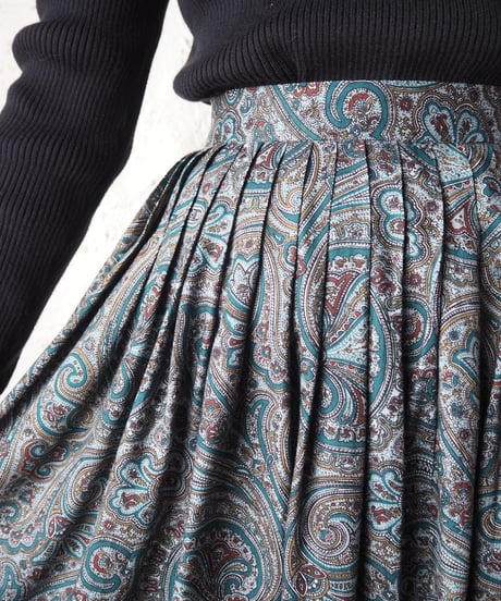 Paisley Pattern Tuck Flared Skirt GR