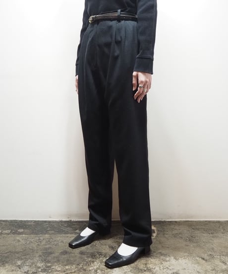 Basic Tuck Pants BK